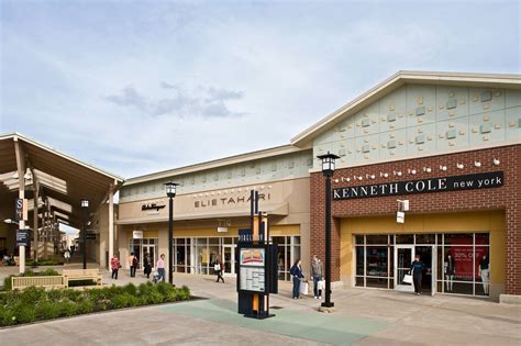 luxury outlet chicago